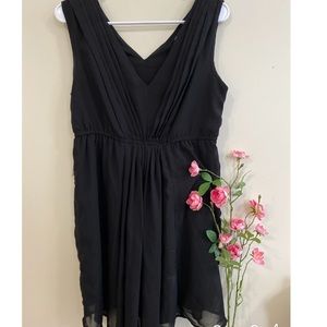 Flowy black dress with belt, large